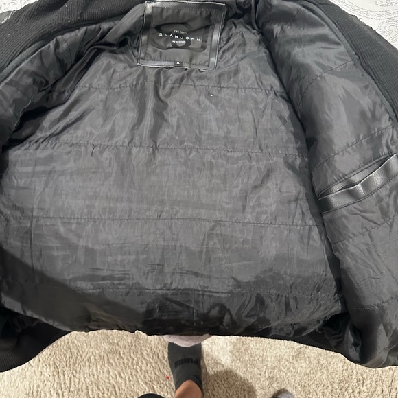 Black leather coat. Lightly used. Great condition - Picture 5 of 5